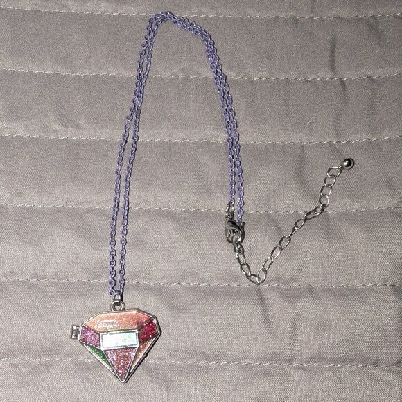 $1 with Bundle ~ Glitter Diamond-Shaped Locket Necklace 4803 - Picture 1 of 4